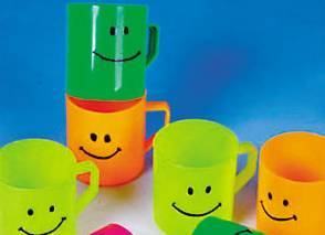 生活小貼士 用錯水杯的壞處，玻璃、不銹鋼、塑料杯，告訴你用哪種杯子最安全